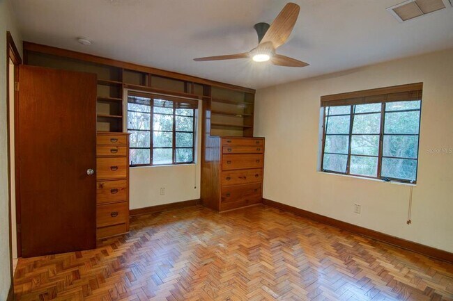 Building Photo - 2049 NW 9th Ave