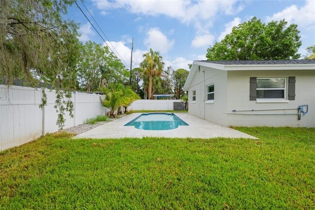 Building Photo - 5301 Venetian Blvd NE