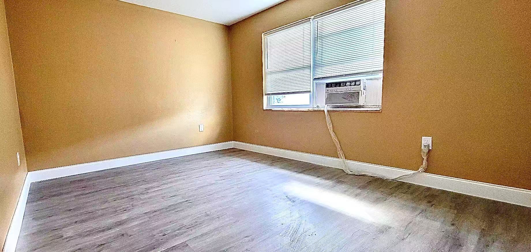 Building Photo - 2408 Linhart Ave