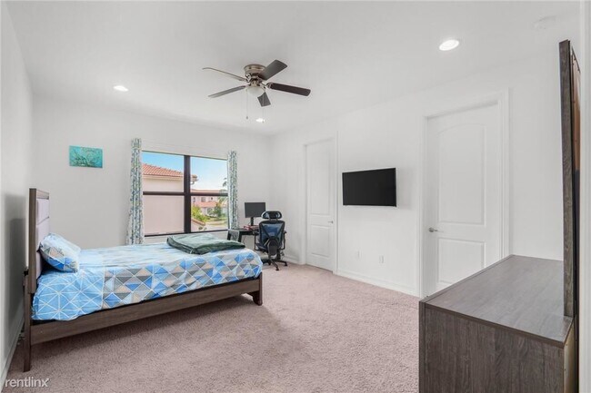 Building Photo - 3 br, 2.5 bath Townhome - 10015 Akenside Dr