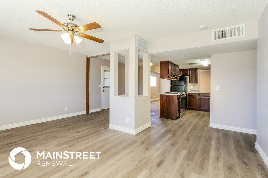 Building Photo - 3414 W Cholla St