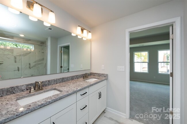 Building Photo - 2550 Lydia Ave