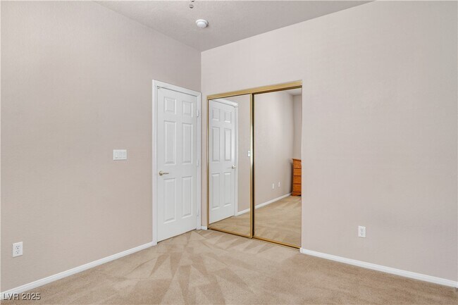 Building Photo - 6031 Lamotte Ave