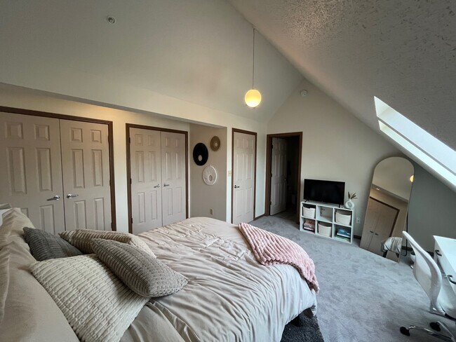 Upper Level Bedroom - 627 Iowa Ave