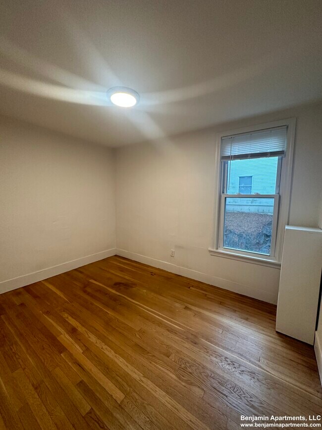 Building Photo - 38 Newton St