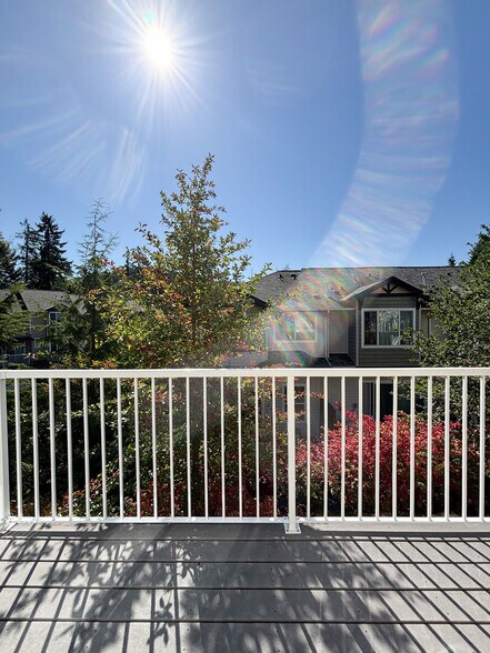 South facing balcony - 15458 SW Mallard Dr