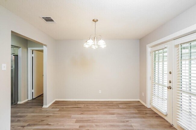 Building Photo - 332 Coventry Ln