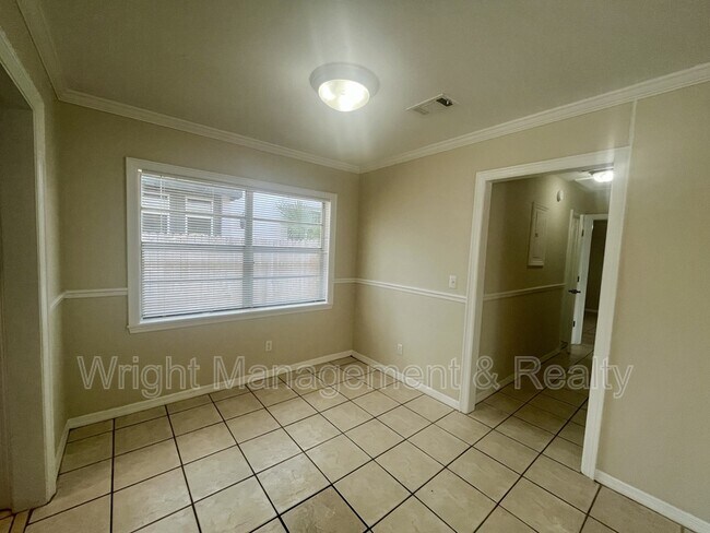 Building Photo - 505 S Westland Ave