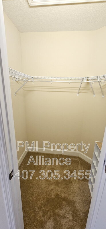 Building Photo - 7118 Broomshedge Tr