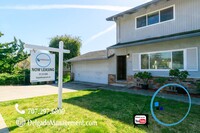 Building Photo - Benicia Townhome with large backyard