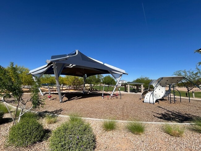 Building Photo - 18570 W Swayback Pass