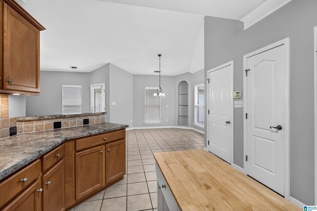 Building Photo - 5317 Cottage Cir