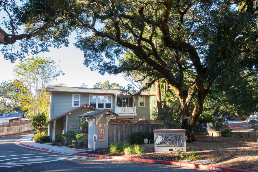 Primary Photo - Acorn Court Apartments