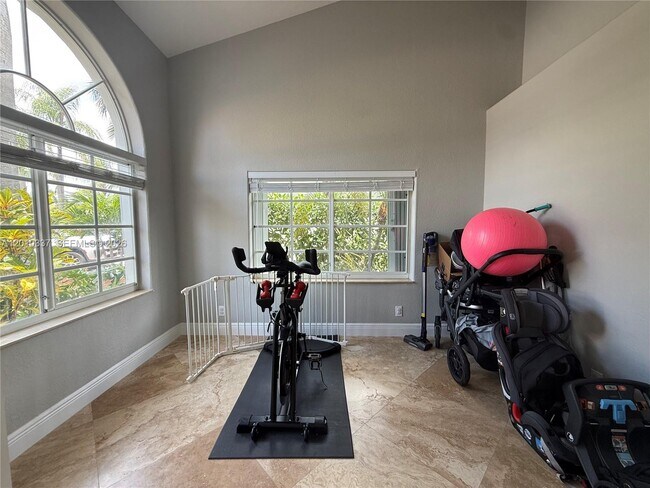 Building Photo - 1070 Capistrano