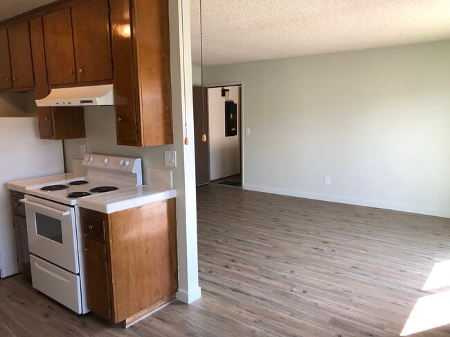 Building Photo - 333 Roosevelt St