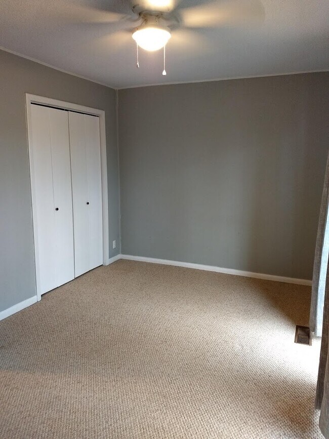 Building Photo - 55 Wilshire Heights Dr