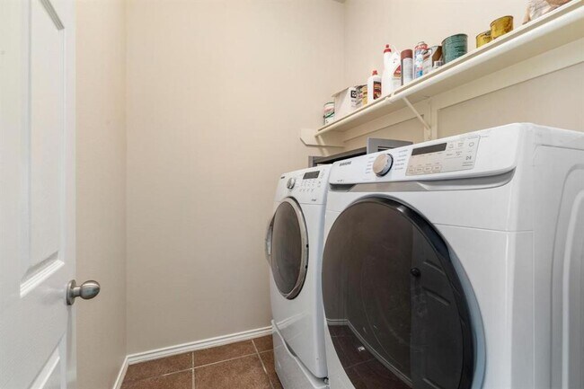 Building Photo - 17515 Burkhart Ridge Dr