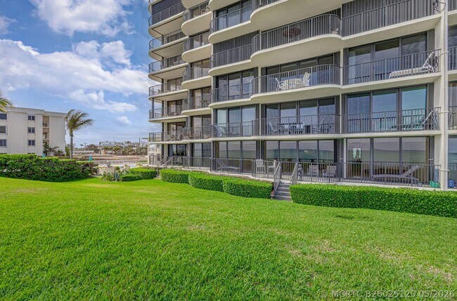 Building Photo - 400 S Beach Rd
