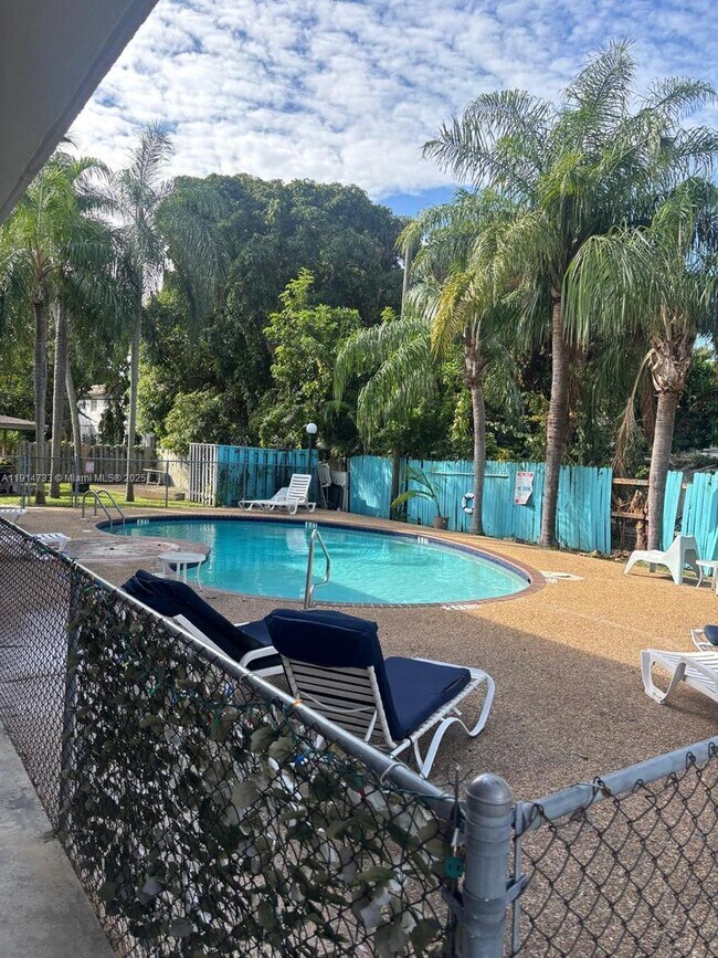 Building Photo - 2514 Taylor St