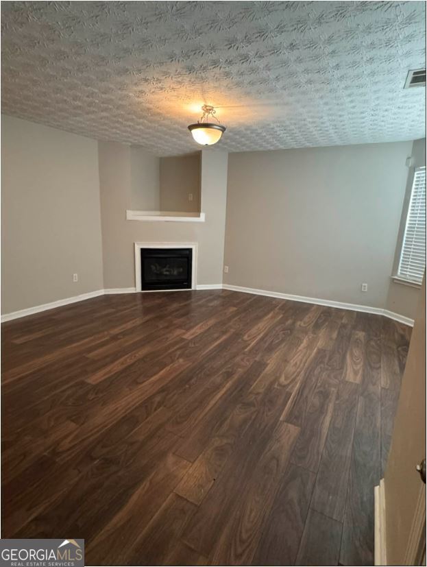 Building Photo - 5548 Pineridge Ct