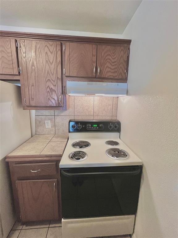 Building Photo - 1901 E Lindsey St