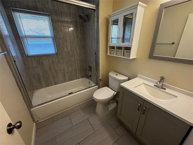 Building Photo - 923 Green Castle Dr