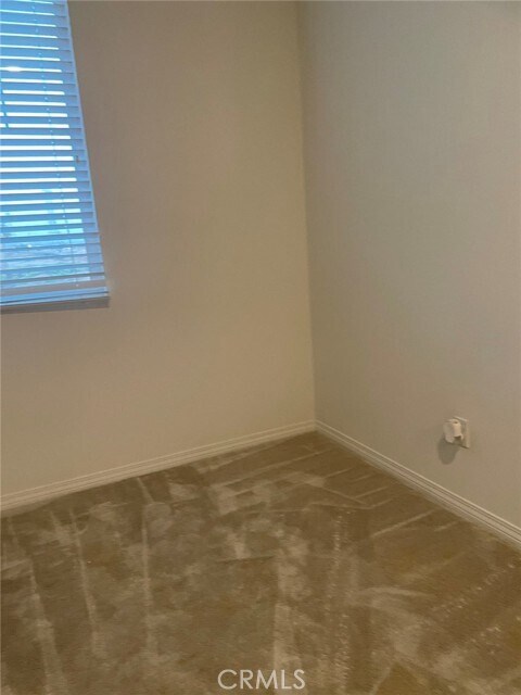 Building Photo - 3273 E Yosemite Dr