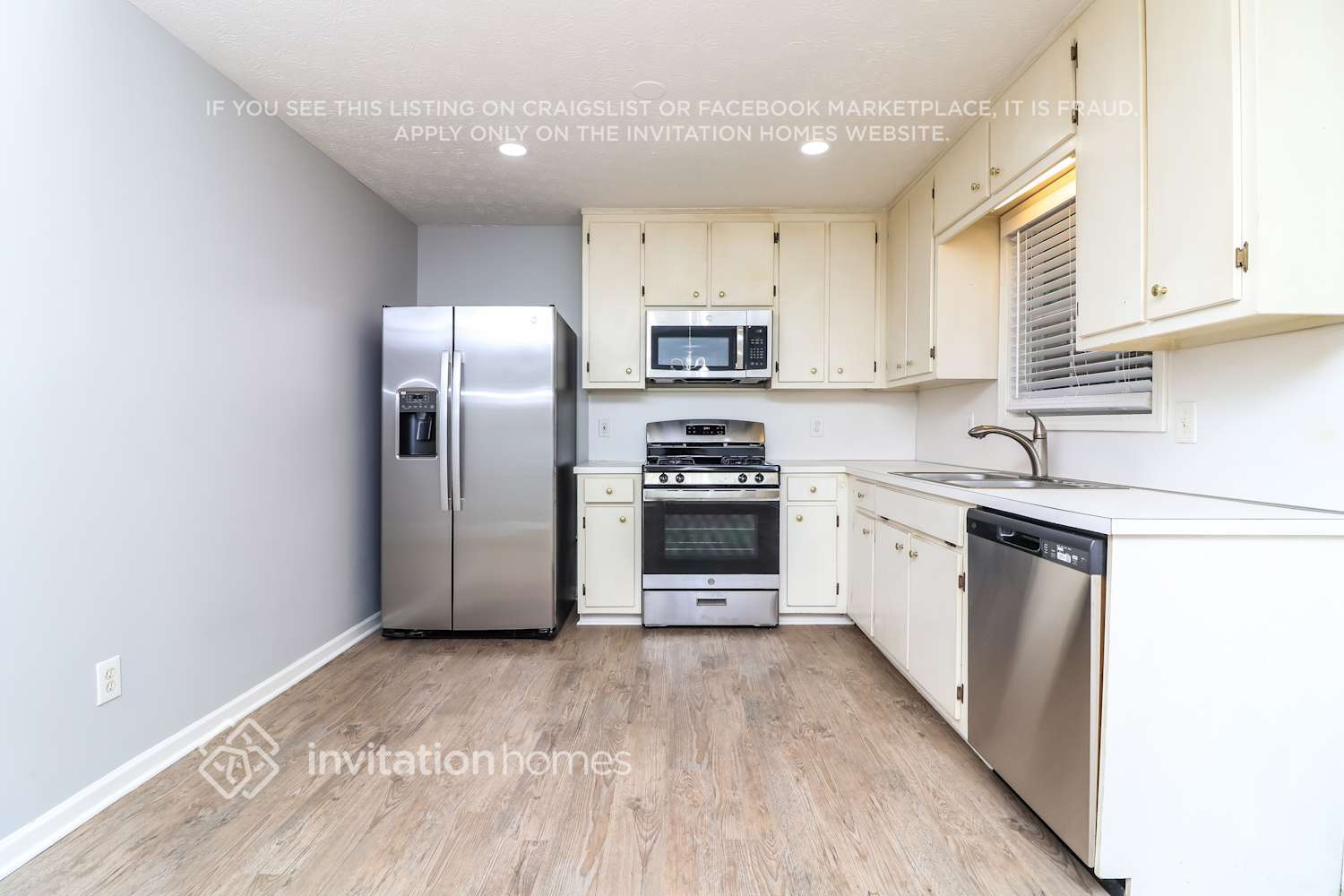 Building Photo - 3795 Cherokee Overlook Dr