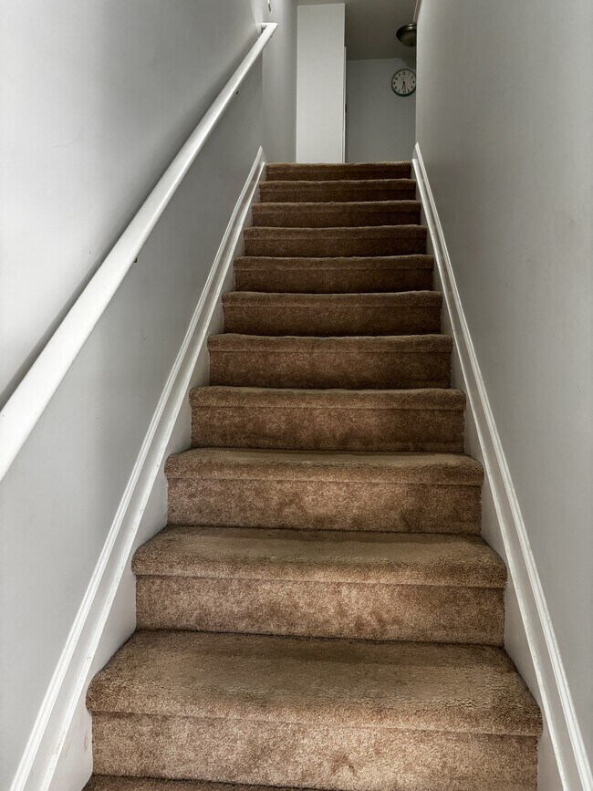 Building Photo - 5600 Moresby Ct