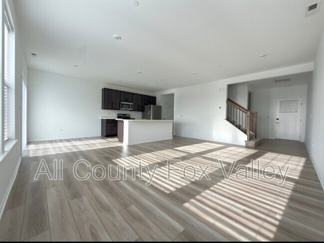 Building Photo - 1135 White Oak Cir