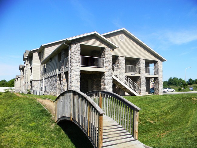Building Photo - Golden Pond