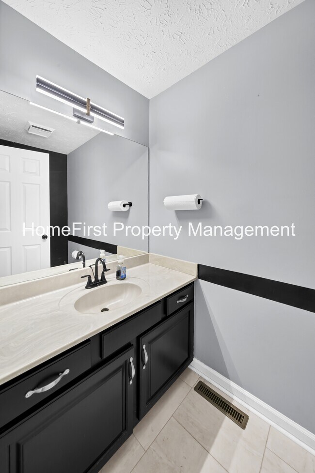 Building Photo - 420 Windfield Pl