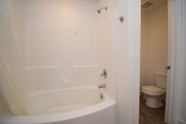 Building Photo - Beautiful 4 Bed Eagle Mountain Home, Near Parks & Paths!!