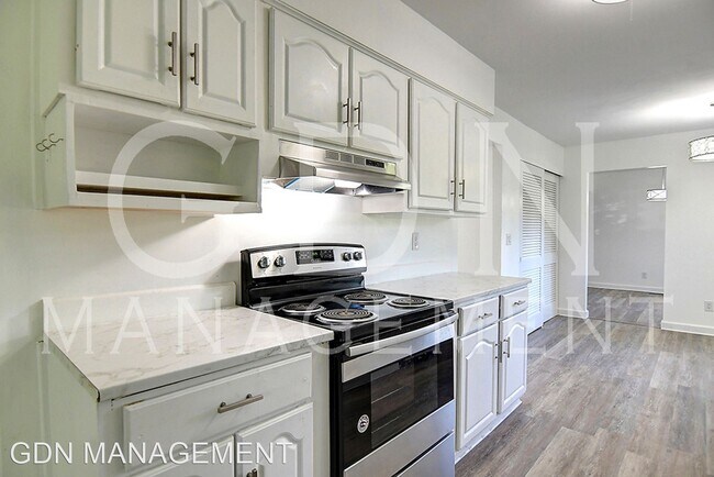 Building Photo - 4 br, 2.5 bath House - 589 Wilson Drive
