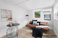 Building Photo - 1823 1/2 Delaware St