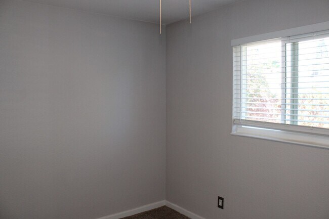 Building Photo - 10404 Abbottford Way