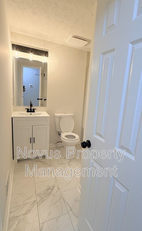 Building Photo - 105 Woodbine Dr