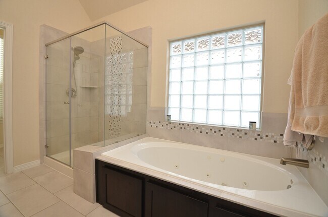Building Photo - 10709 Madden Oaks Pl
