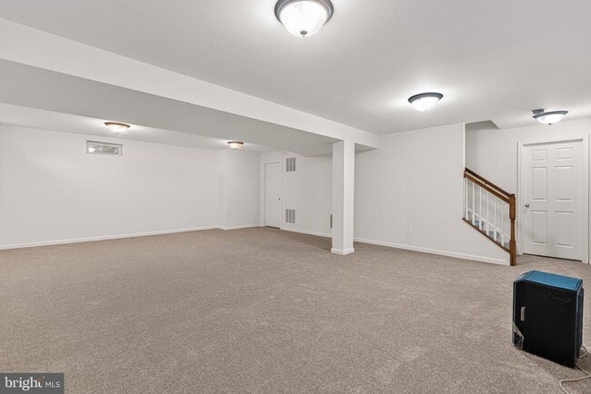 Building Photo - 406 Arnold Dr