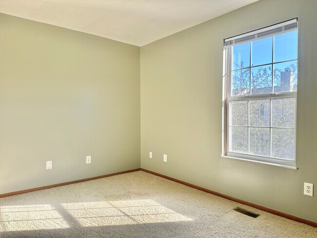 Building Photo - 5727 Kilbury Ln