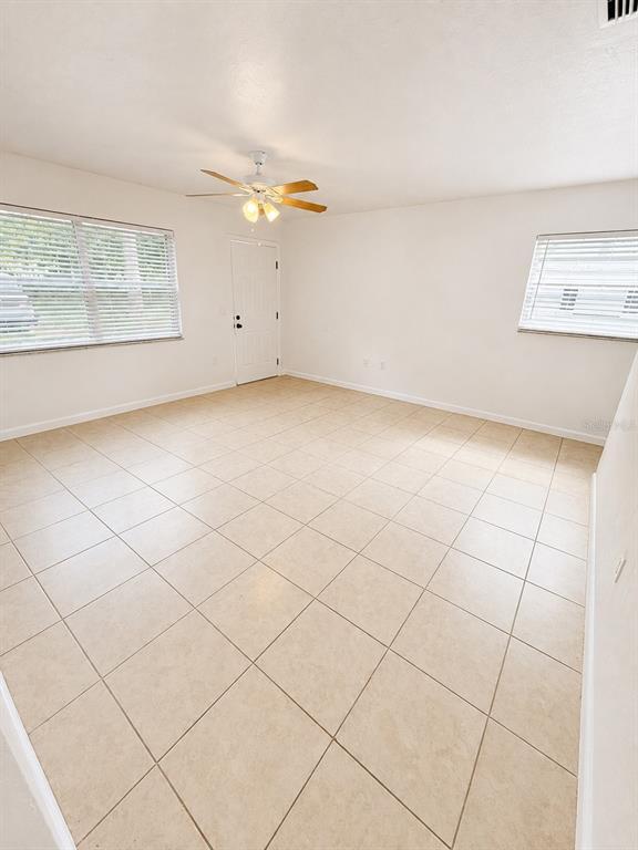 Building Photo - 1632 NE 71st Pl