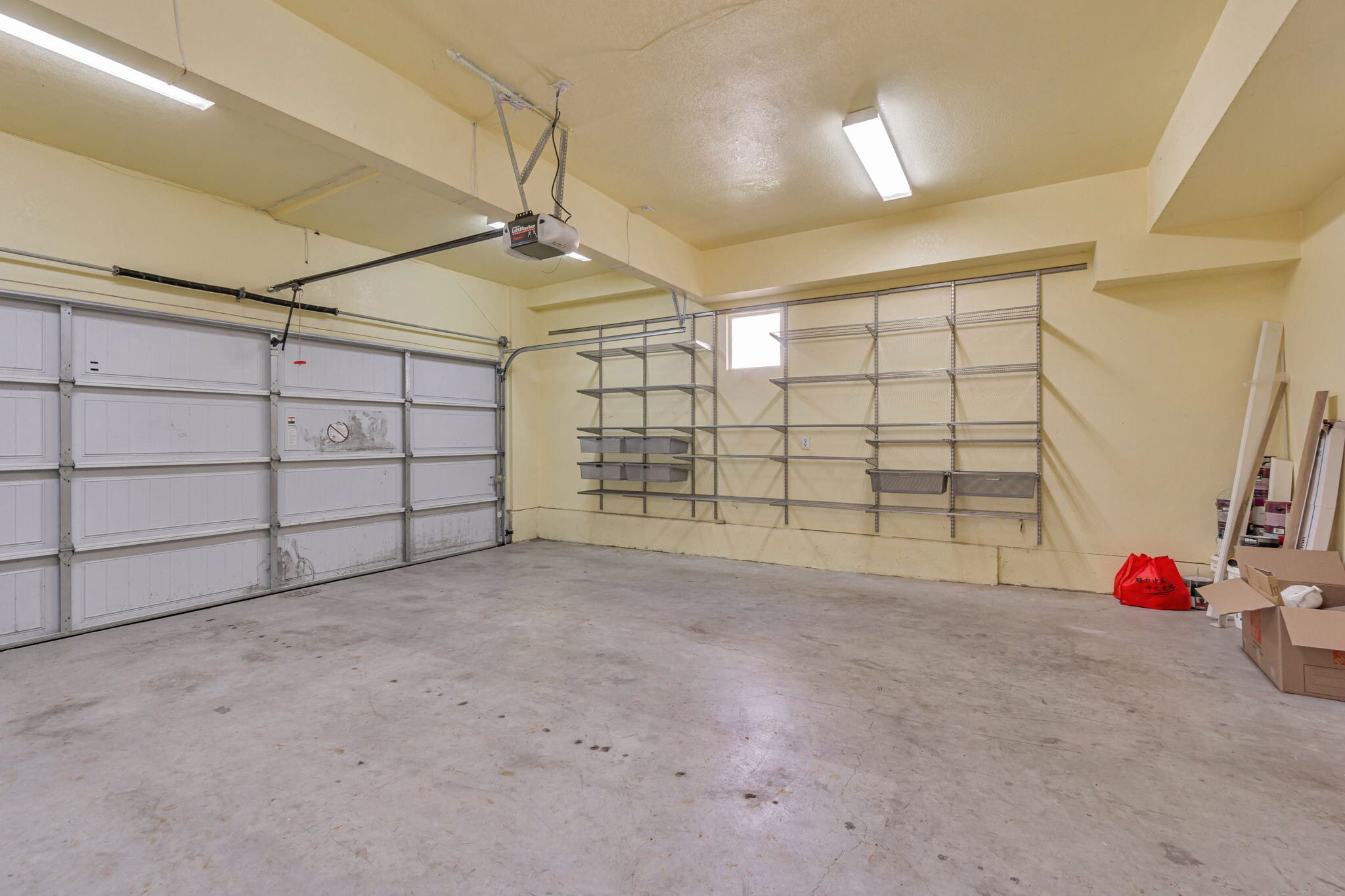 Building Photo - 2678 Deerwood Dr