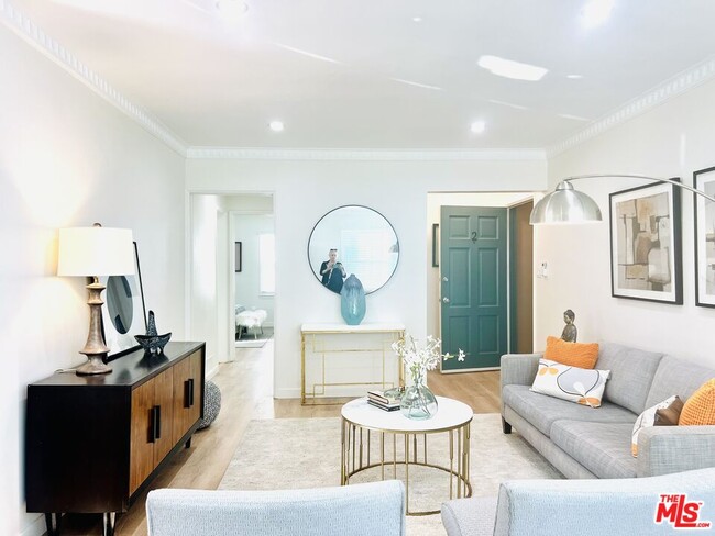 Building Photo - 1843 Normandie Ave