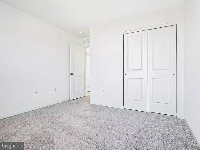 Building Photo - 9 Shillington Ln