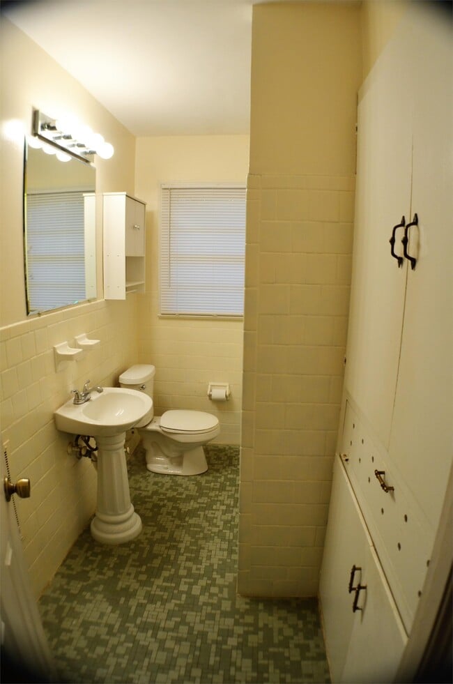 Building Photo - 3462 Biltmore Ave