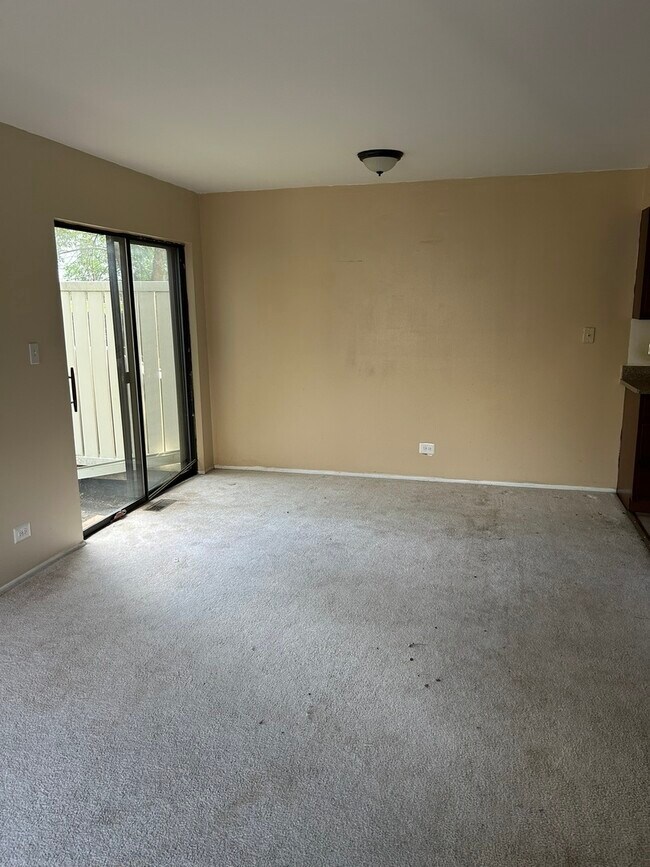 Building Photo - 1373 Whispering Springs Cir