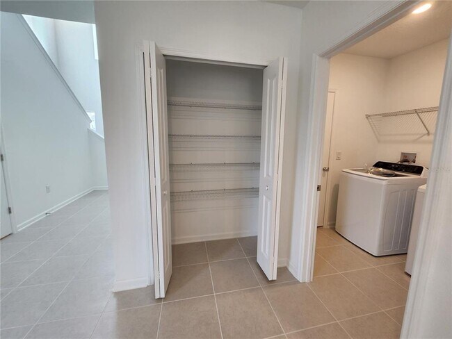 Building Photo - 1227 Belle Isle Ln