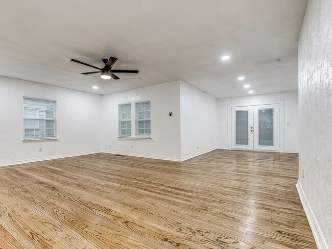 Building Photo - 2525 NW 32nd St