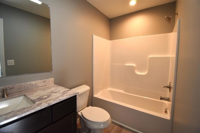 Building Photo - 822 Puzzle Pl