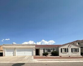 Building Photo - 7204 Villa Corrales NE